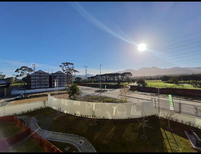 1 BEDROOM PROPERTY TO RENT IN GREENBAY ECO ESTATE